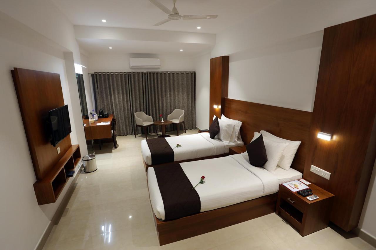 Iswarya Residency Hotel Kottayam Exterior foto