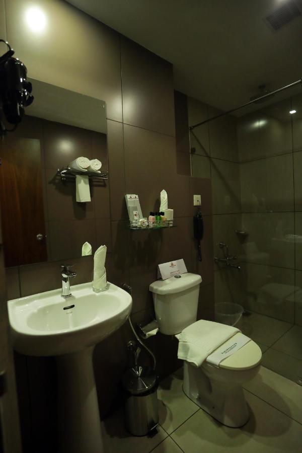 Iswarya Residency Hotel Kottayam Exterior foto